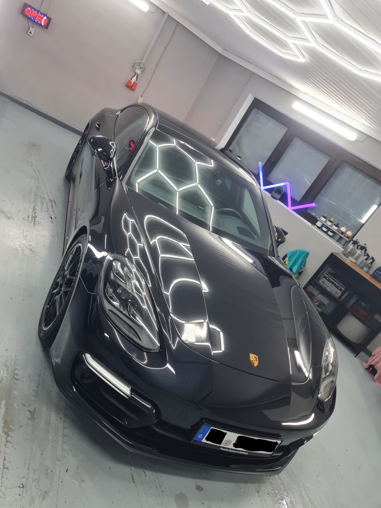 Porsche Panamera — Komplett